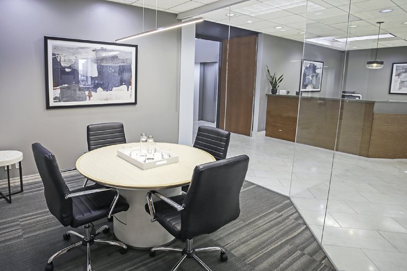 5 Person Meeting Room