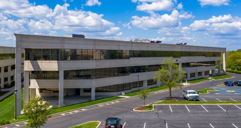 CHL - Commerce Center