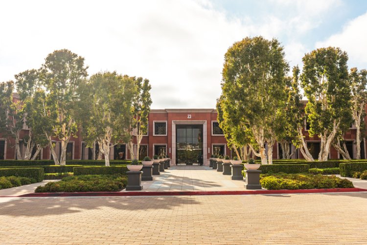 23C - 23 Corporate Plaza