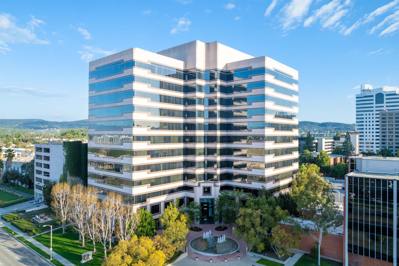 P35 - Warner Corporate Center