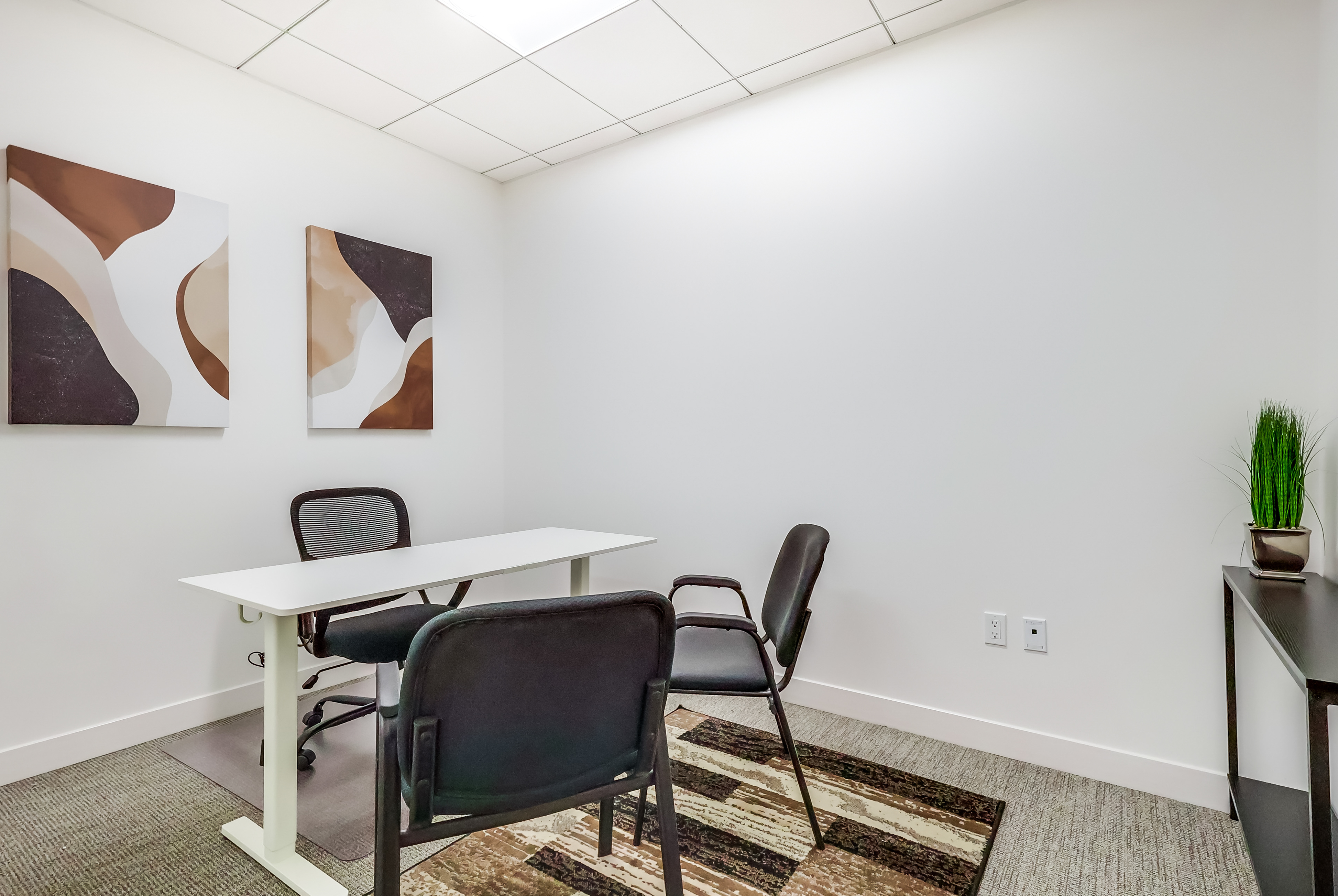21300 Victory Boulevard, Suite 300, Woodland Hills, CA, 91367