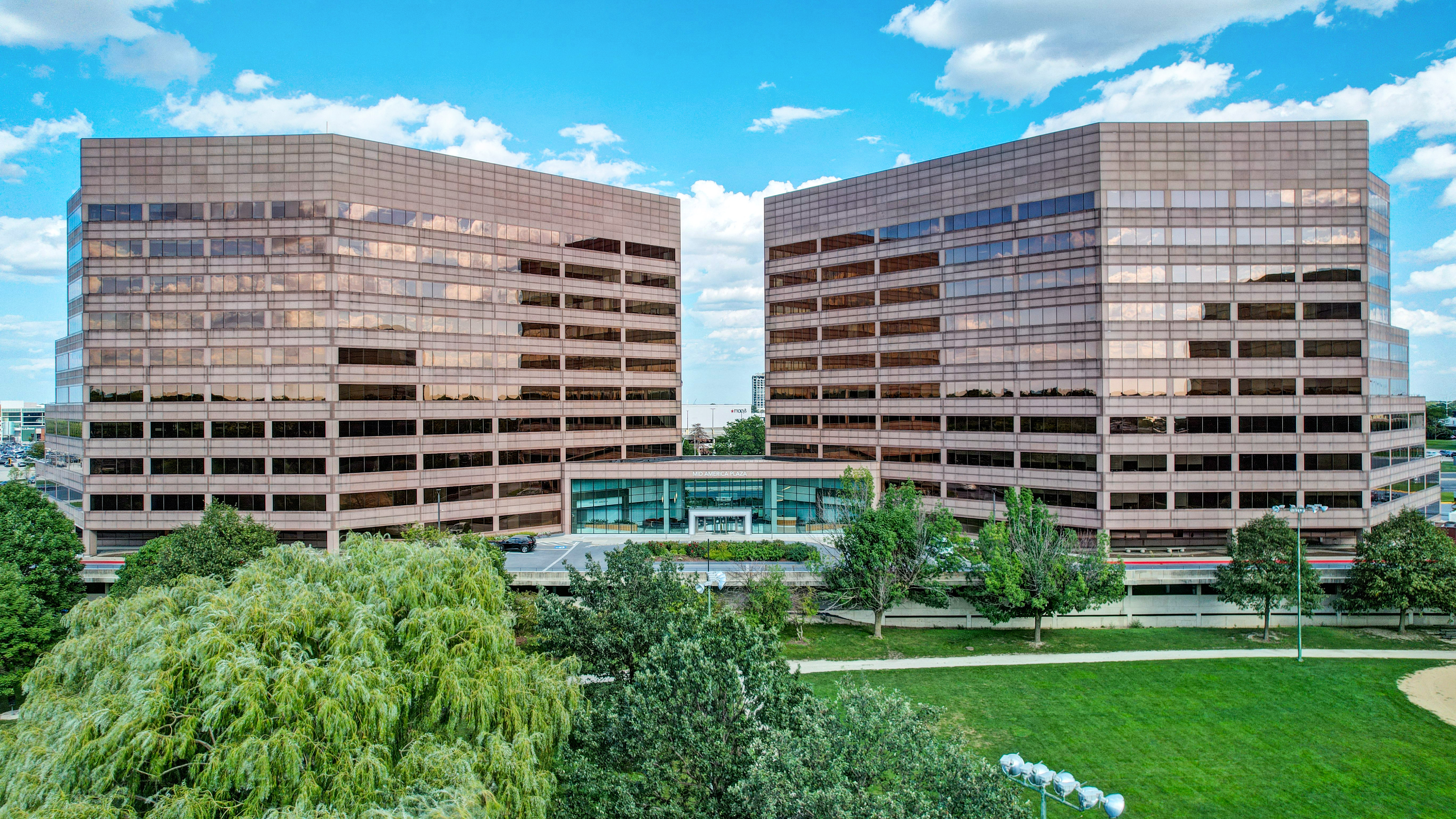 1 Mid America Plaza