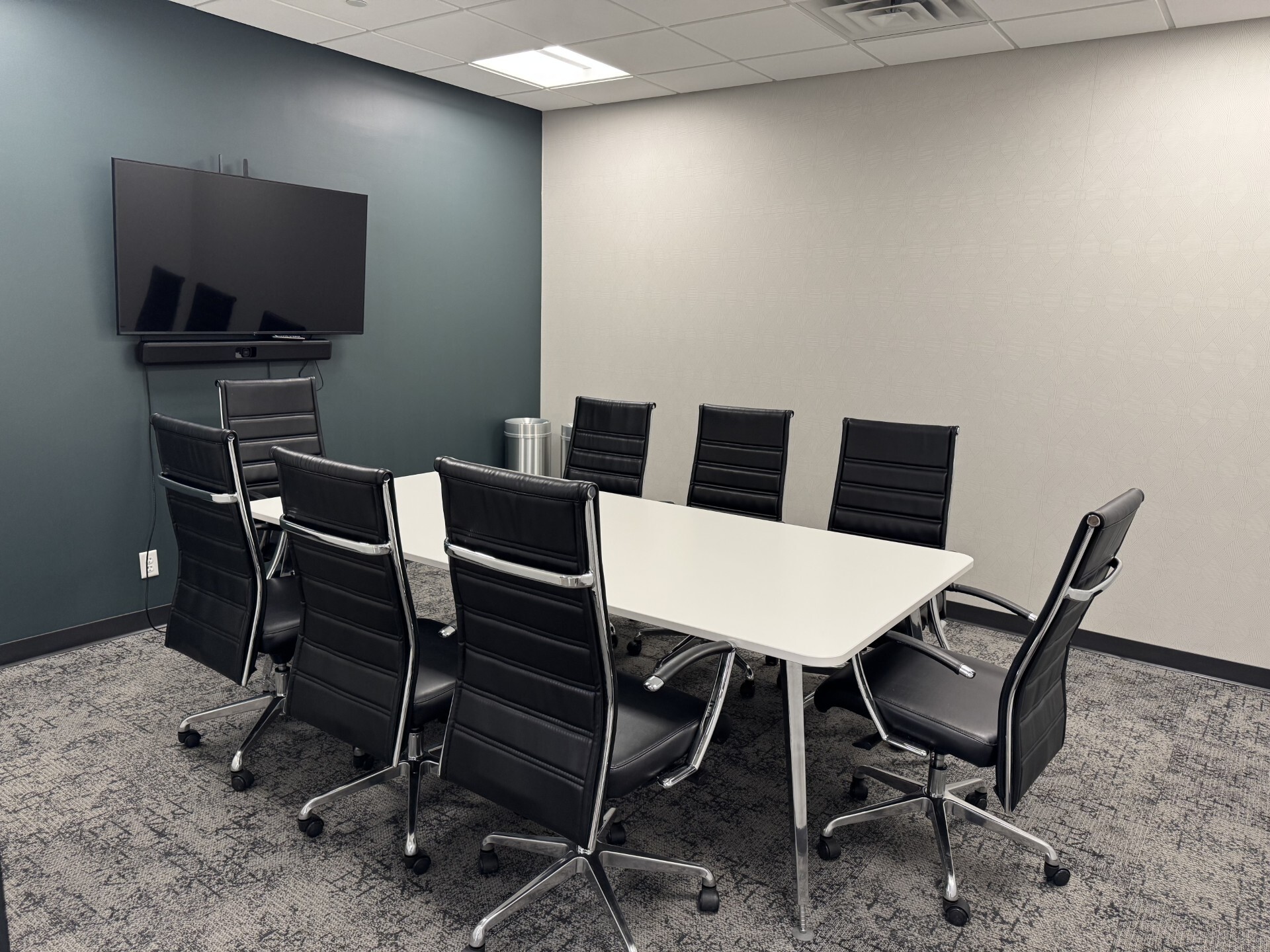12800 Whitewater Drive, Suite 100, Minnetonka, MN, 55343