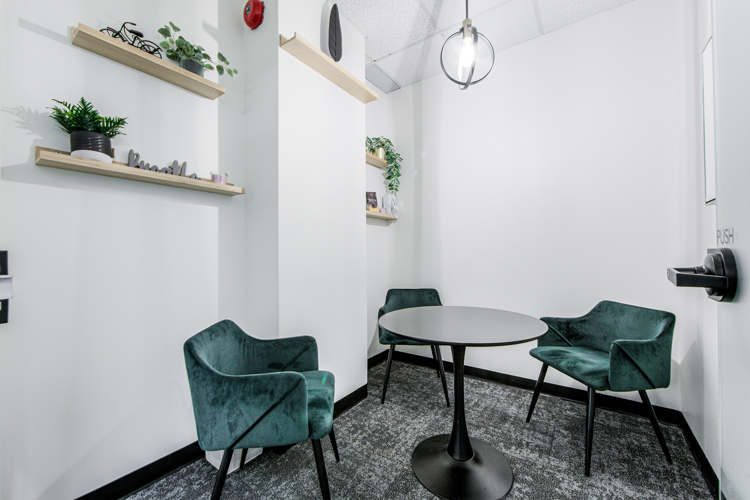 30 Eglinton Ave West, Suite 400, Mississauga, Ontario, L5R 3E7