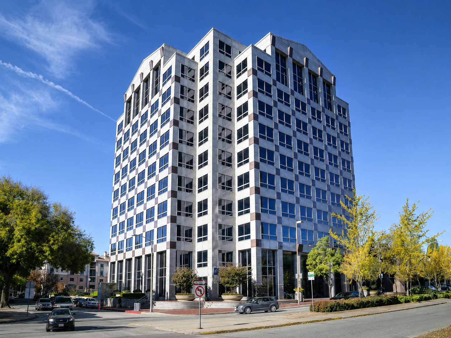 301- 301 North Lake
