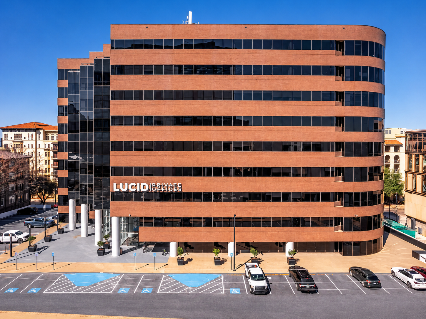 Lucid Private Offices - Uptown Dallas Cole Avenue