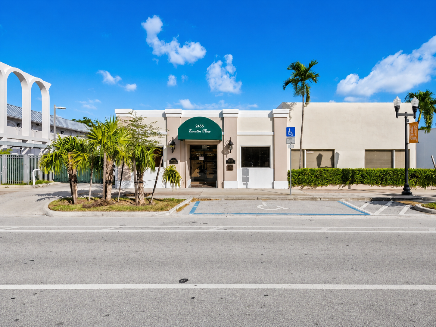 Executive Place Offices - Hollywood