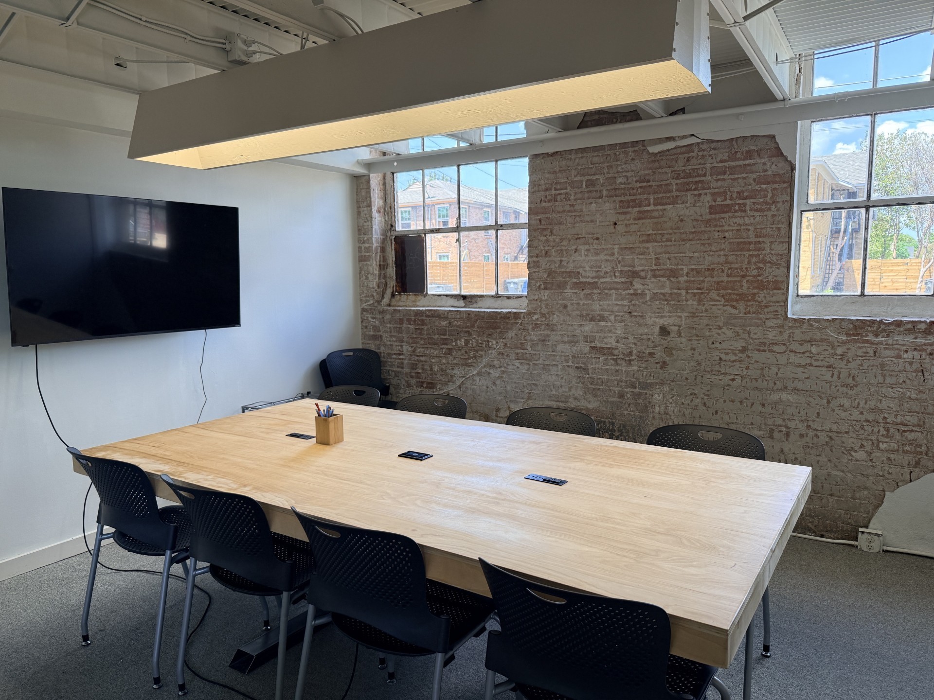 633 W. Davis St., Dallas, TX, 75208