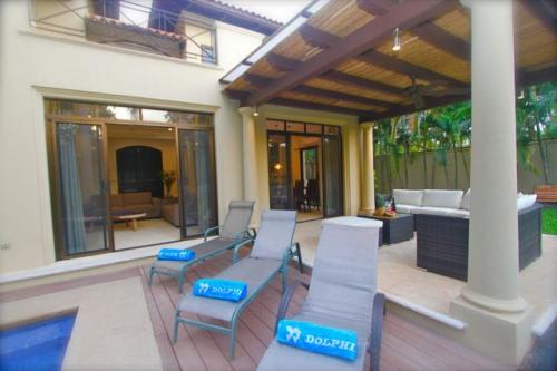 Fabulous 3 Bedroom Villa En Suite At The Beach!