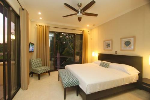 Fabulous 3 Bedroom Villa En Suite At The Beach!