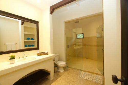 Fabulous 3 Bedroom Villa En Suite At The Beach!