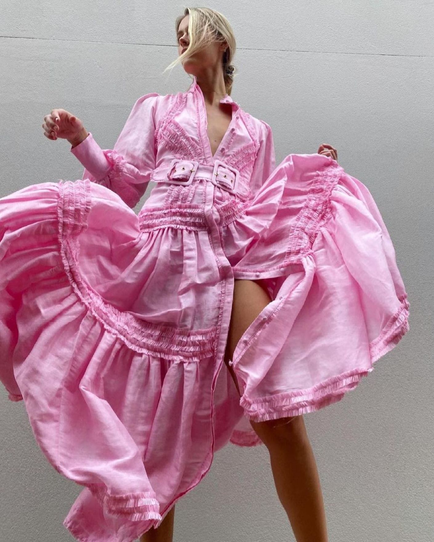 MACKENZIE White, Superluxe