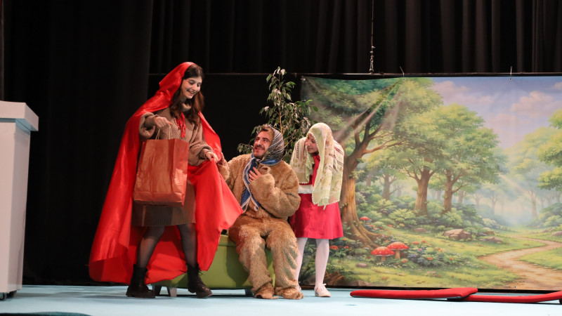 Sakarya Uray Sanat Tiyatro Ve Performans Sahnesi