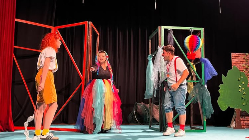 tiyatroveperformanssahnesiumxz