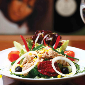 Ton Balıklı Akdeniz Salatası