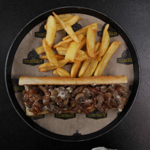 Philly Cheese Steak Sandviç