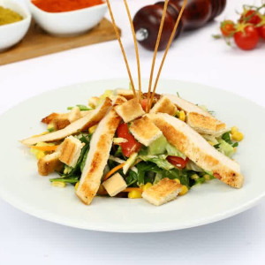 Tavuklu Sezar Salata