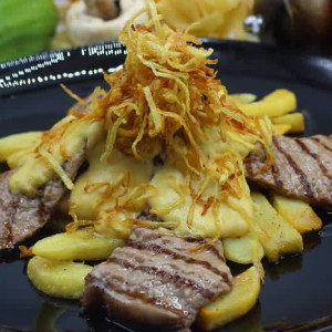 Peynir Soslu Antrikot