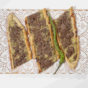 Patlıcanlı Kuşbaşılı Pide