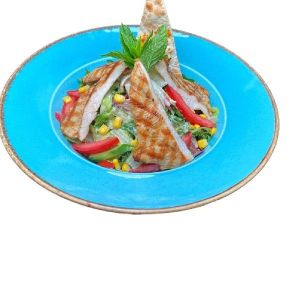 Izgara Tavuklu Salata