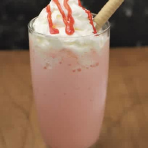 Çilekli Milkshake