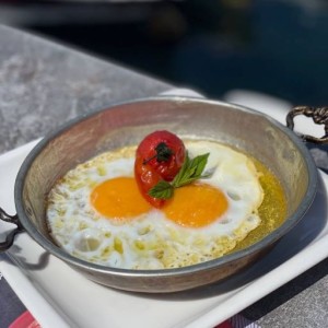 Beyaz Peynirli Yumurta