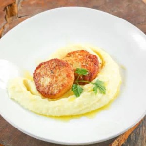 Tavuk köfte & Patates püresi veya Karabuğday