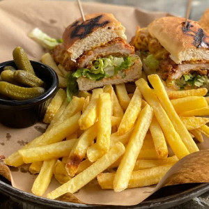 Acılı Çıtır Tavuk Sandviç