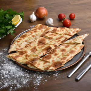 Kavurmalı Yumurtalı Pide