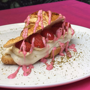 Frambuaz Çikolatalı Kruvasan