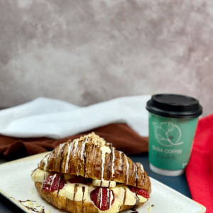 Kruvasan Kremalı Meyveli