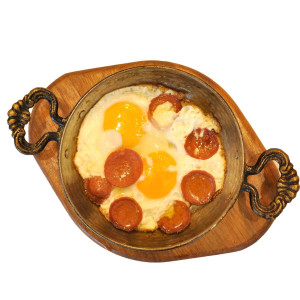 Sahanda Sucuklu Yumurta