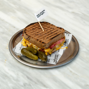 Karabuğday Ekmeği İle Dana Bacon Tost