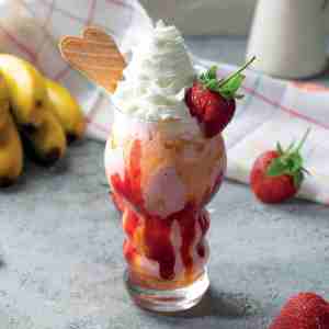 Çileklli Muzlu Milkshake