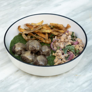 Ispanaklı patates püresi ile köfte