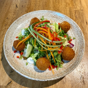 Falafel Salata