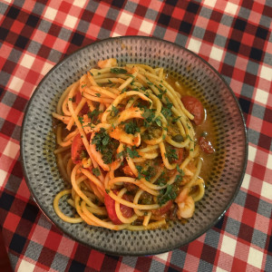 Bucatini con gamberi e calamari