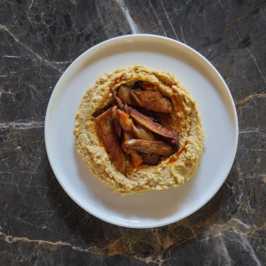 İsli istiridye mantarlı humus