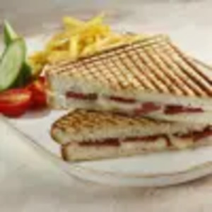 BEYAZ PEYNİRLİ DOMATESLİ TOST