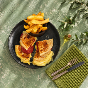 SUCUK KAŞAR BAZLAMA TOST