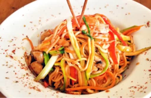 Sebzeli Noodle