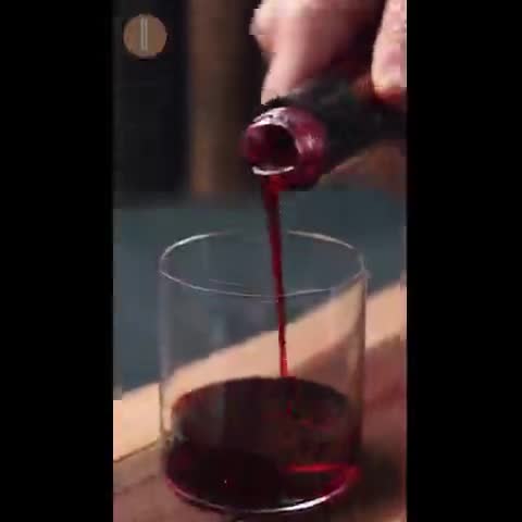 BUZLU ÇİLEKLİ LATTE