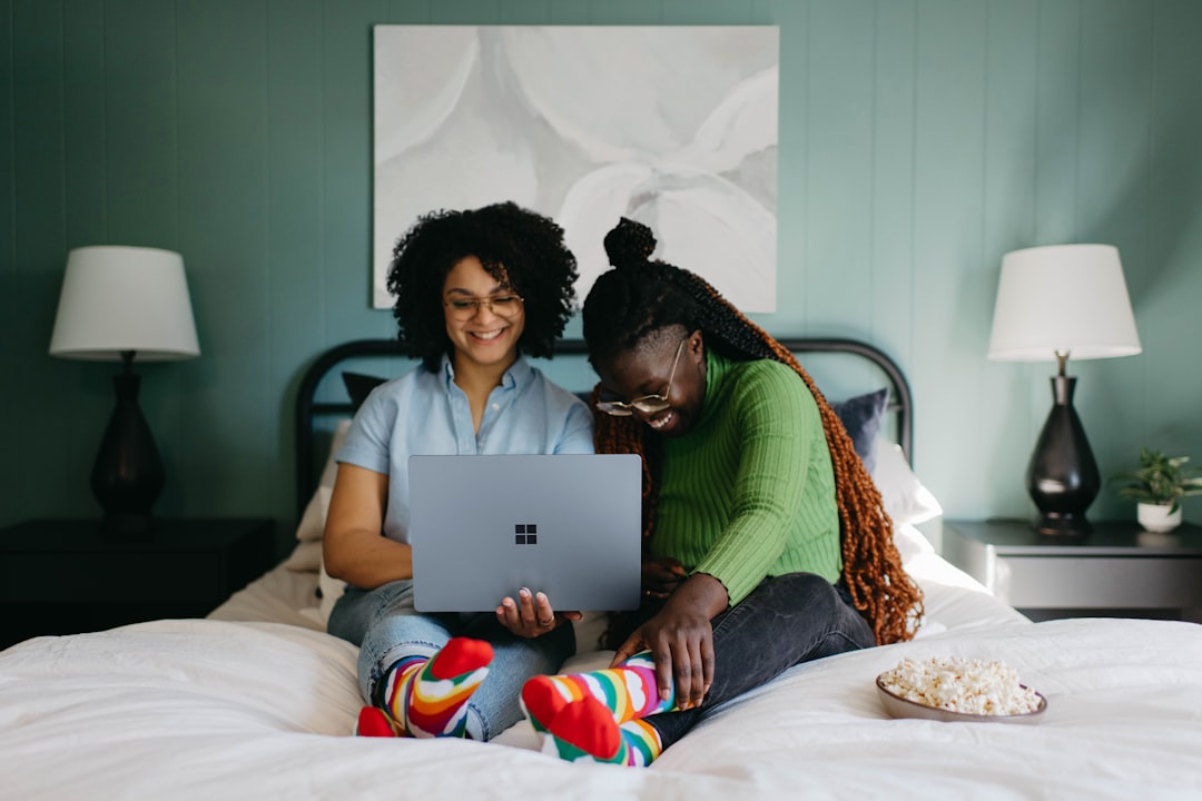 Moms can help their kids avoid cyberbullying & trolling and keep surfing safe.