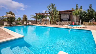 Areti suites ★★★
