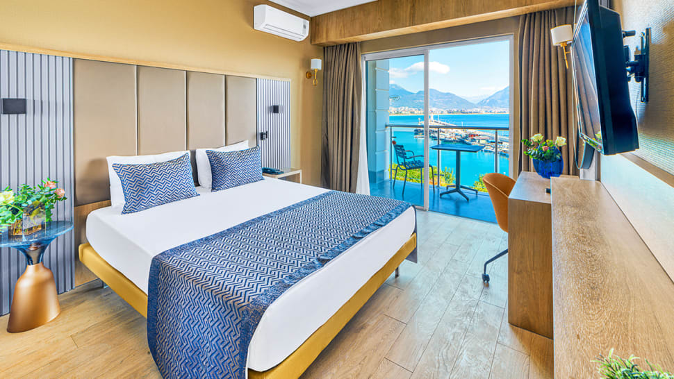 Numa Port Hotel