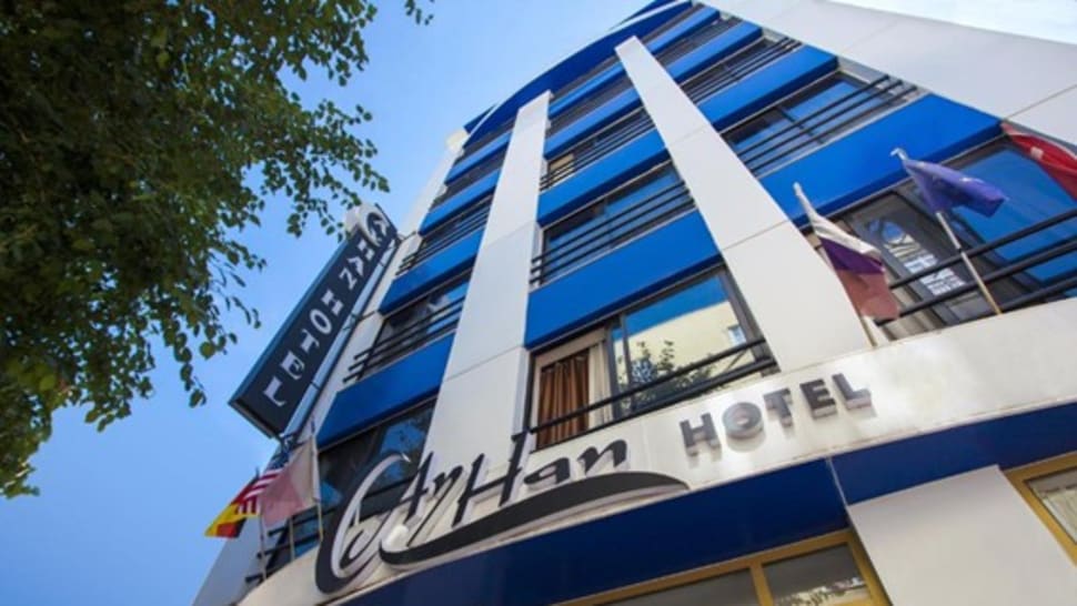Ayhan Hotel