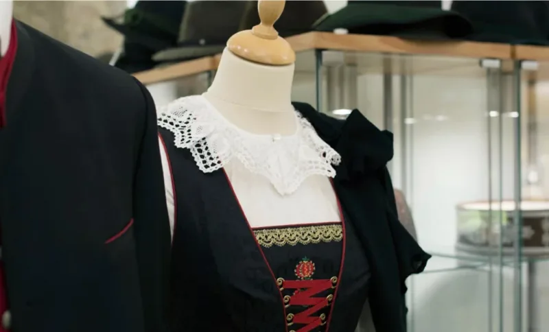 Costumi tradizionali nel negozio “Gössel Innsbruck”