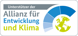 Unterstuetzer-Logo AFEUK Bergtour: Allianz für Entwicklung und Klima mit stilisierter Weltkugel und Segment-Diagramm in Blau