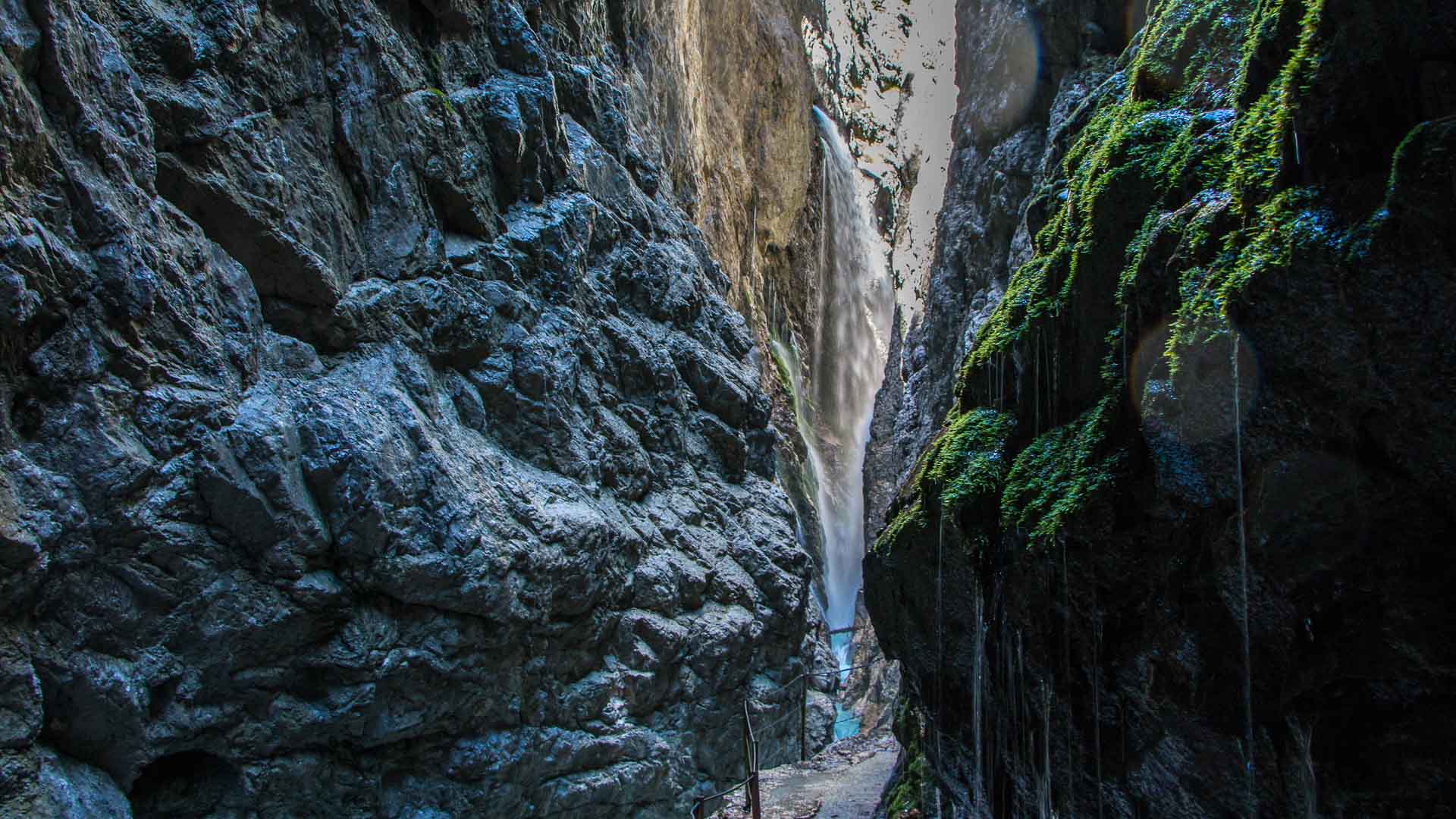 Bergwanderung Wettersteingebirge: gefuehrte Bergtour der Alpine Welten Bergsteigerschule mit Bergführer im Gebiet Wettersteingebirge und Mieminger Ke.