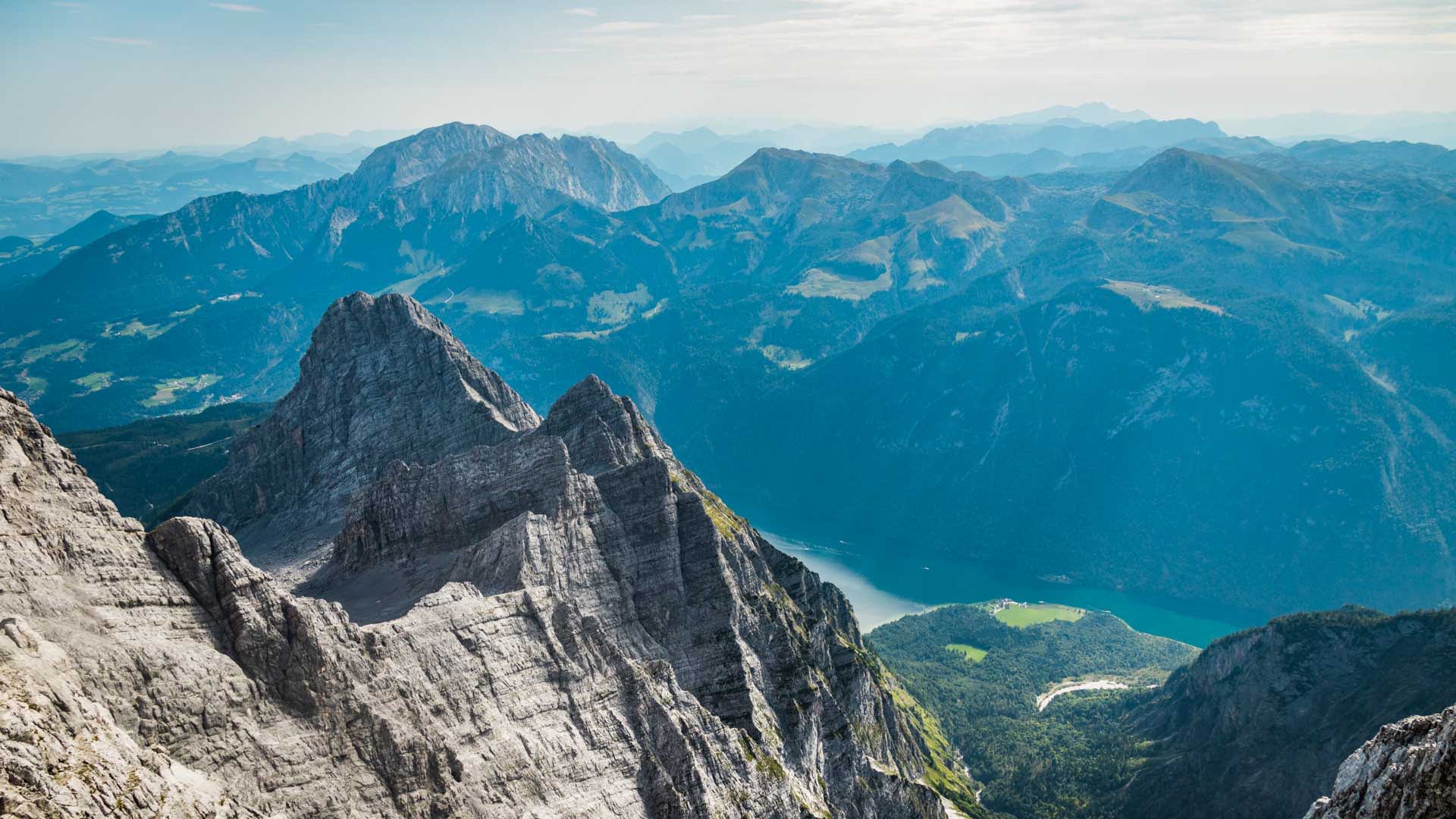 Klettern Berchtesgadener: gefuehrte Bergtour der Alpine Welten Bergsteigerschule mit Bergführer im Gebiet Berchtesgadener Alpen.